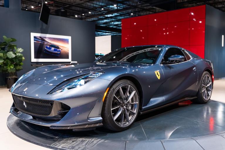 http://www.koenigseggchicago.com/galleria_images/172/172_p56_f.jpg