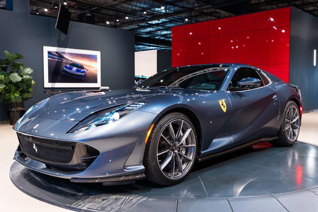 http://www.koenigseggchicago.com/galleria_images/172/172_p56_l.jpg