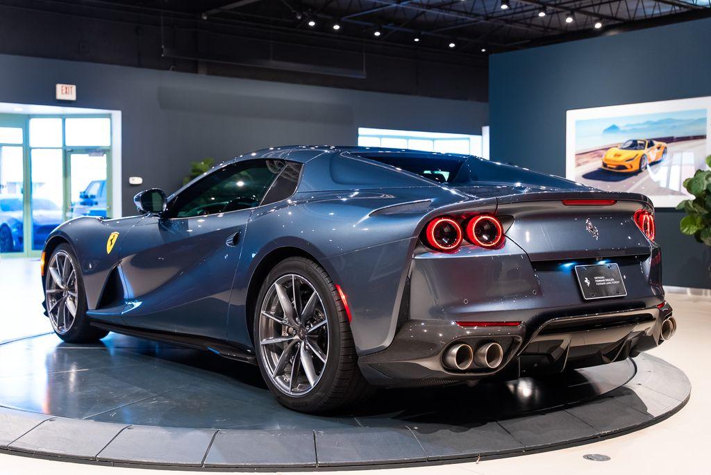 http://www.koenigseggchicago.com/galleria_images/172/172_p57_l.jpg