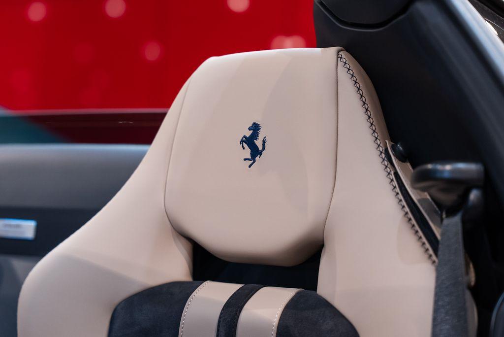 http://www.koenigseggchicago.com/galleria_images/172/172_p6_l.jpg