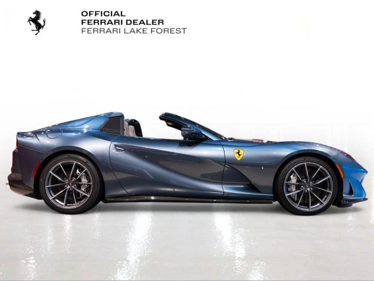 http://www.koenigseggchicago.com/galleria_images/172/172_p9_f.jpg