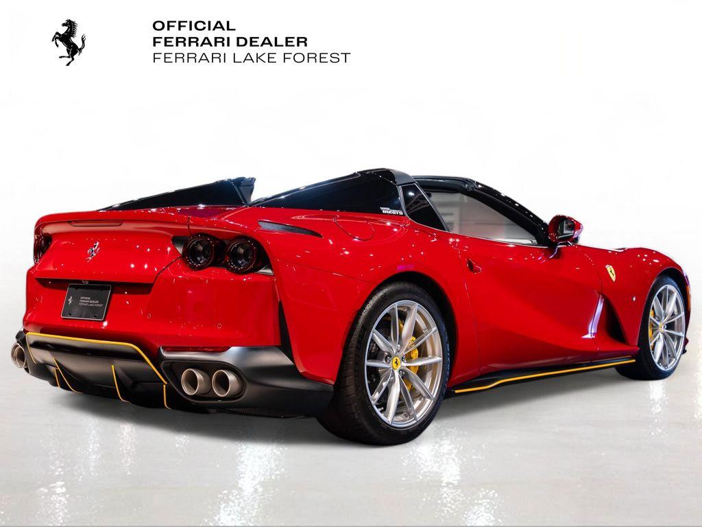 http://www.koenigseggchicago.com/galleria_images/173/173_p10_l.jpg