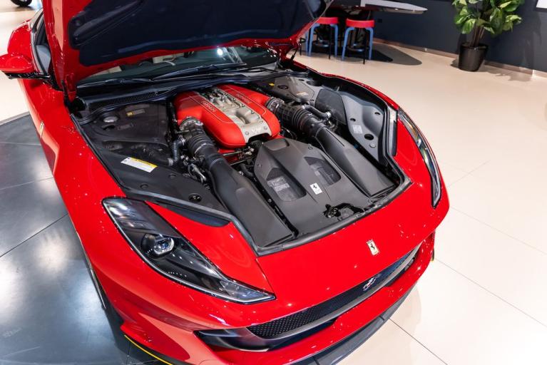 http://www.koenigseggchicago.com/galleria_images/173/173_p18_f.jpg
