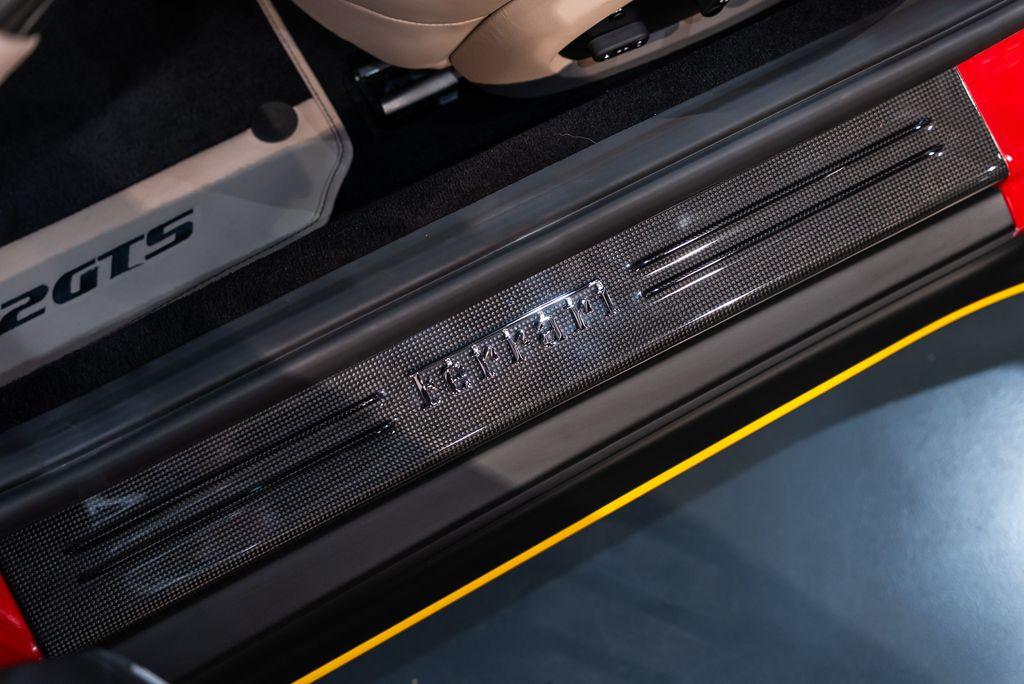 http://www.koenigseggchicago.com/galleria_images/173/173_p27_l.jpg