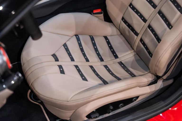 http://www.koenigseggchicago.com/galleria_images/173/173_p28_f.jpg