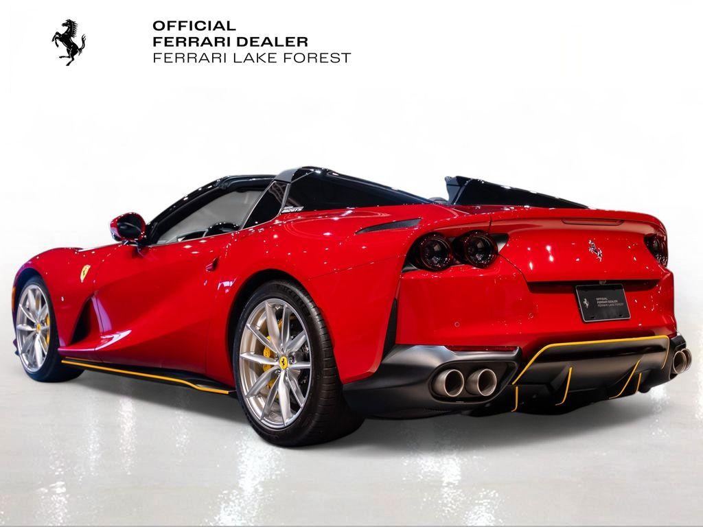 http://www.koenigseggchicago.com/galleria_images/173/173_p2_l.jpg