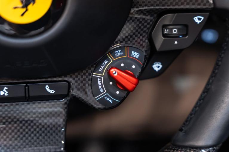 http://www.koenigseggchicago.com/galleria_images/173/173_p30_f.jpg