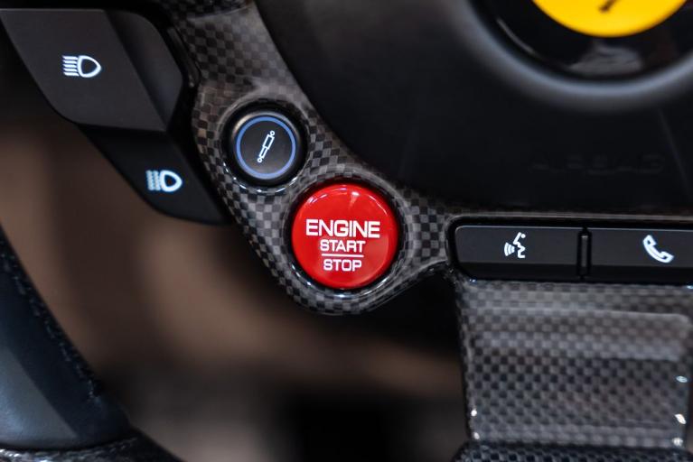 http://www.koenigseggchicago.com/galleria_images/173/173_p31_f.jpg