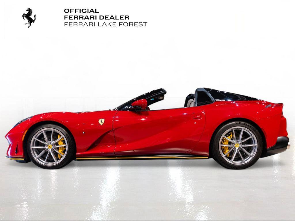 http://www.koenigseggchicago.com/galleria_images/173/173_p3_l.jpg