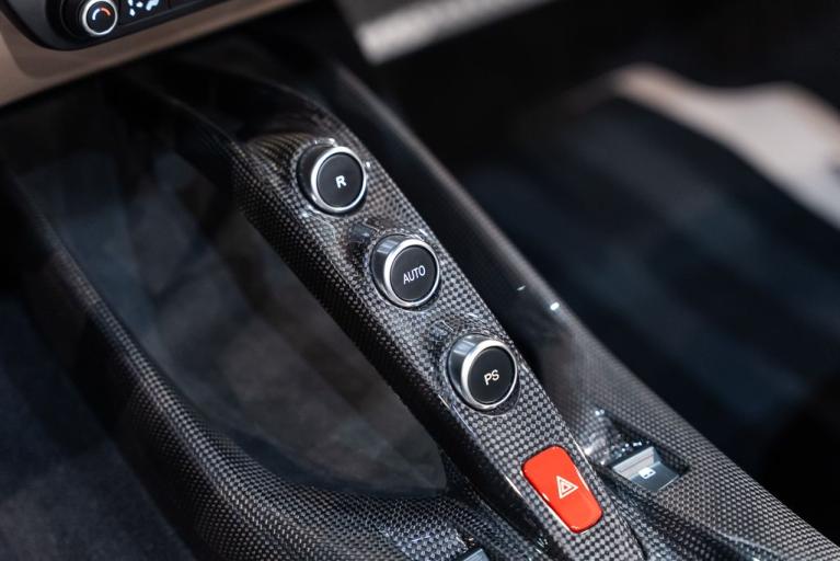 http://www.koenigseggchicago.com/galleria_images/173/173_p45_f.jpg