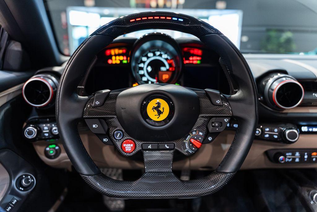 http://www.koenigseggchicago.com/galleria_images/173/173_p5_l.jpg