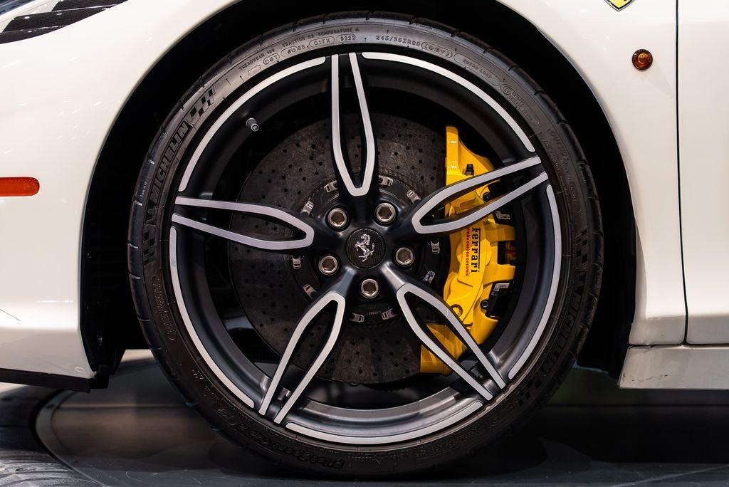 http://www.koenigseggchicago.com/galleria_images/174/174_p13_l.jpg