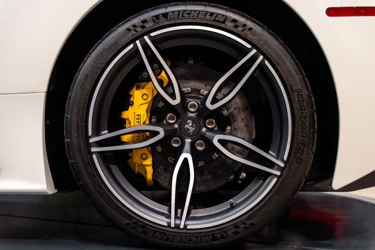 http://www.koenigseggchicago.com/galleria_images/174/174_p14_f.jpg