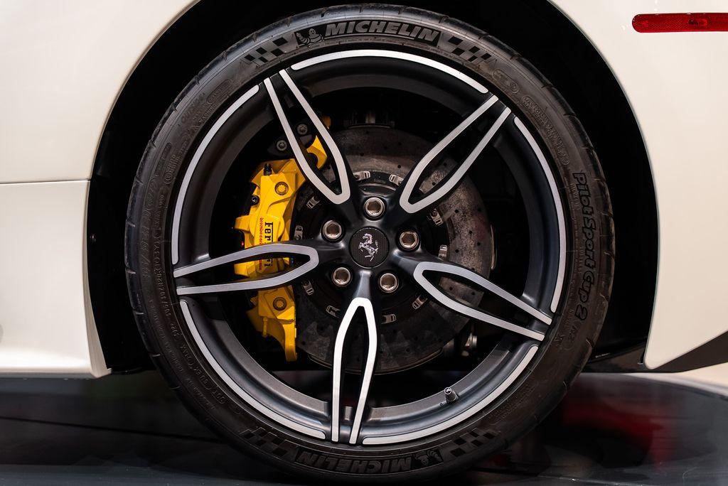 http://www.koenigseggchicago.com/galleria_images/174/174_p14_l.jpg