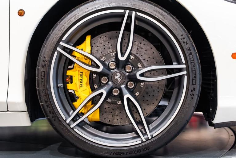 http://www.koenigseggchicago.com/galleria_images/174/174_p15_f.jpg