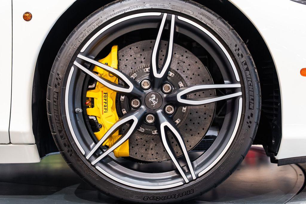 http://www.koenigseggchicago.com/galleria_images/174/174_p15_l.jpg
