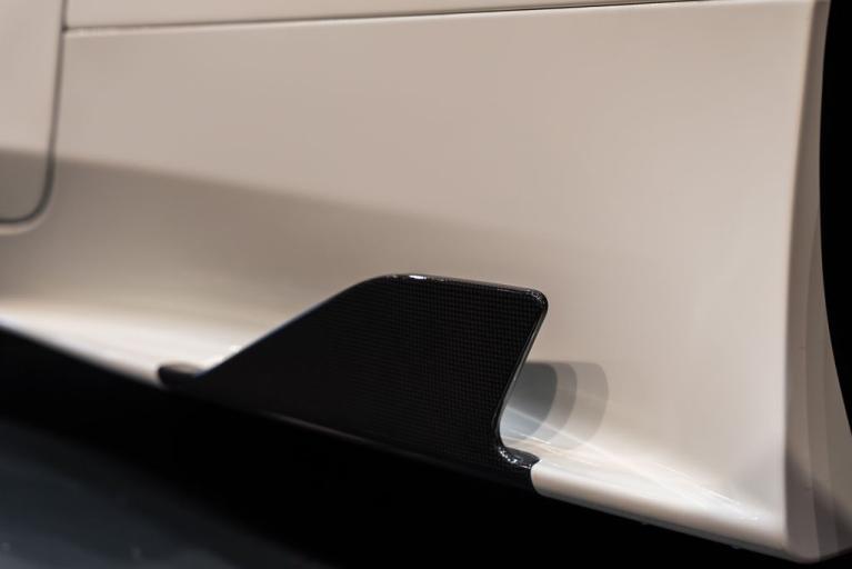 http://www.koenigseggchicago.com/galleria_images/174/174_p17_f.jpg