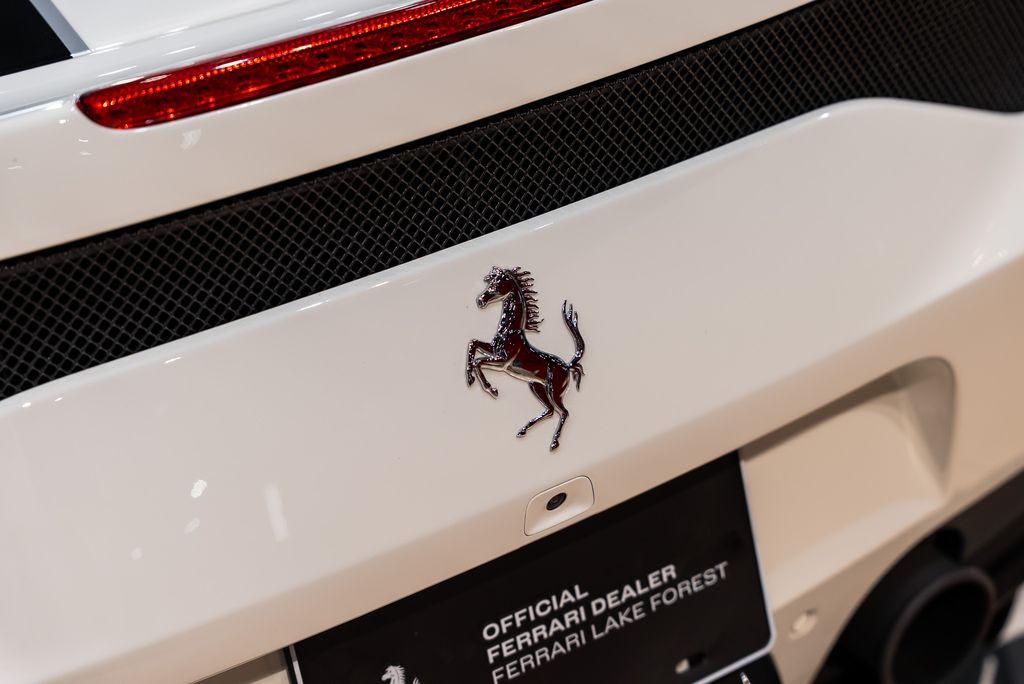 http://www.koenigseggchicago.com/galleria_images/174/174_p18_l.jpg