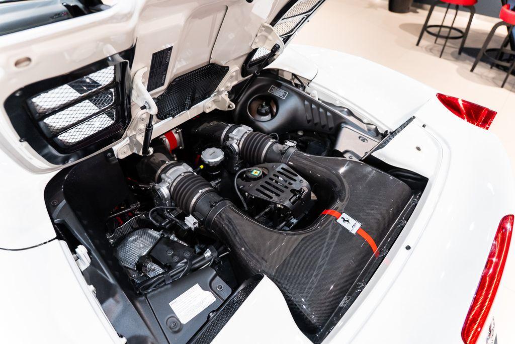 http://www.koenigseggchicago.com/galleria_images/174/174_p21_l.jpg