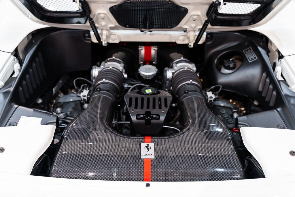 http://www.koenigseggchicago.com/galleria_images/174/174_p22_l.jpg