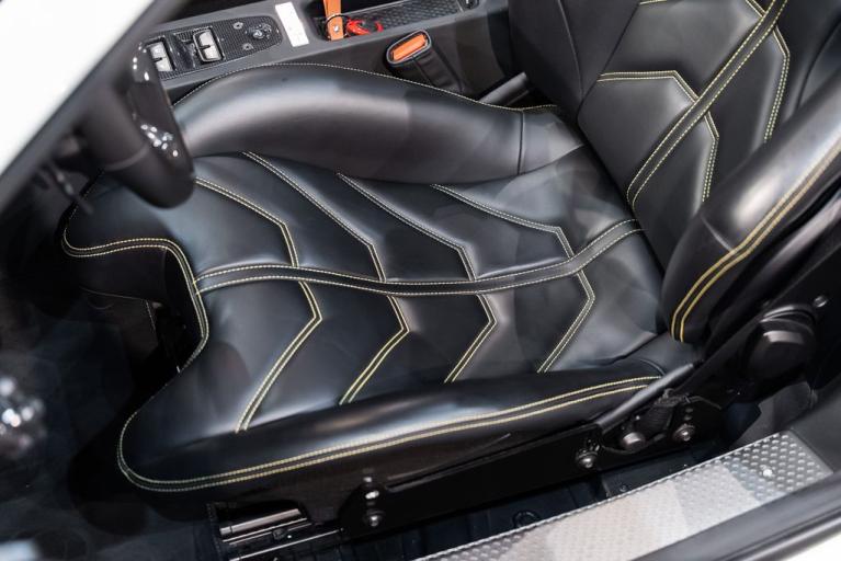http://www.koenigseggchicago.com/galleria_images/174/174_p30_f.jpg