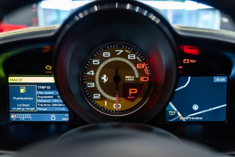 http://www.koenigseggchicago.com/galleria_images/174/174_p32_f.jpg