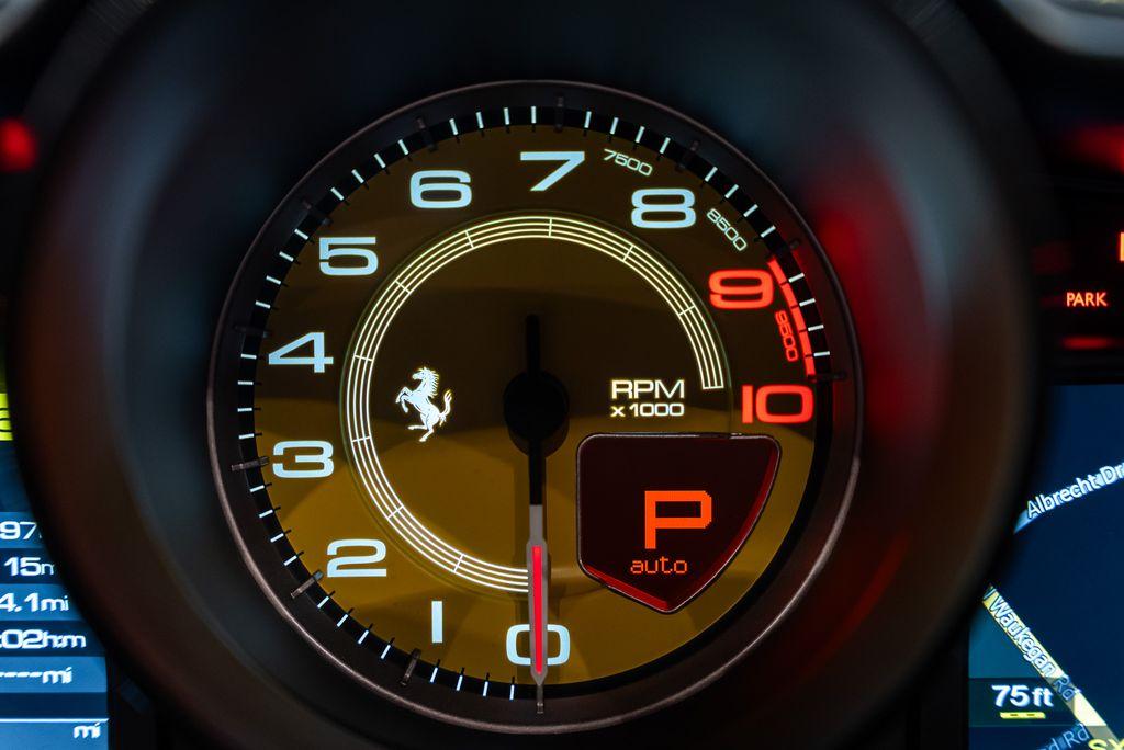 http://www.koenigseggchicago.com/galleria_images/174/174_p33_l.jpg