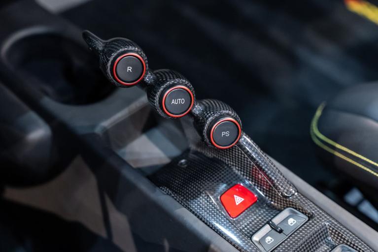 http://www.koenigseggchicago.com/galleria_images/174/174_p40_f.jpg