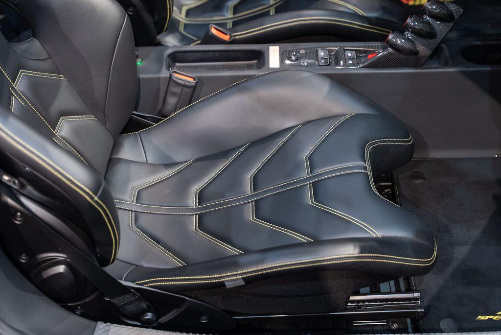 http://www.koenigseggchicago.com/galleria_images/174/174_p48_l.jpg