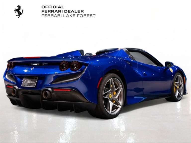 http://www.koenigseggchicago.com/galleria_images/175/175_p10_f.jpg