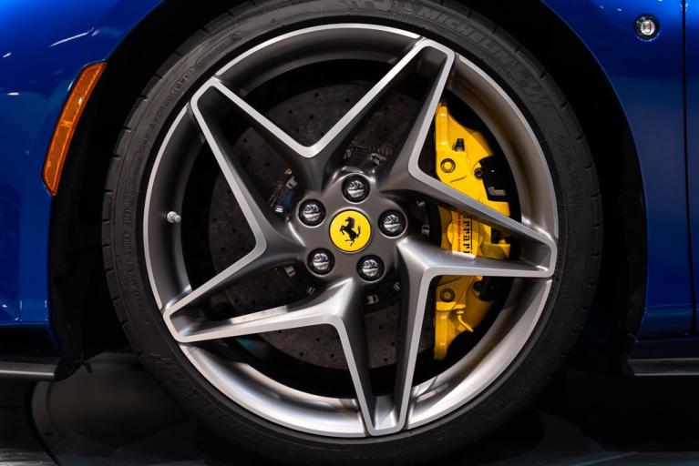 http://www.koenigseggchicago.com/galleria_images/175/175_p13_f.jpg