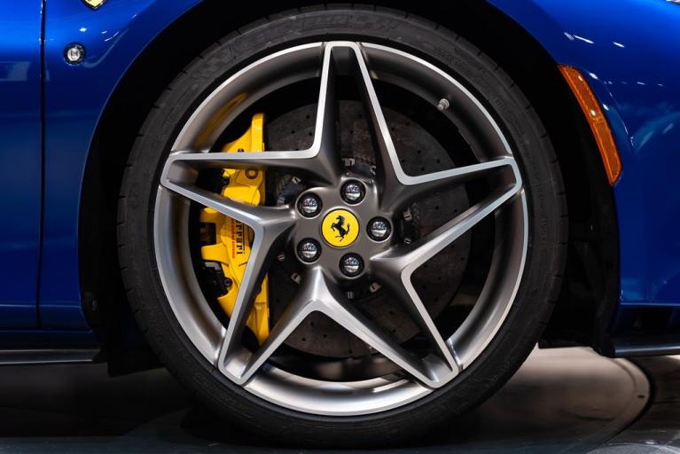 http://www.koenigseggchicago.com/galleria_images/175/175_p16_f.jpg