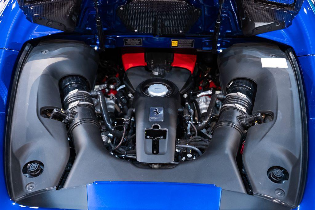http://www.koenigseggchicago.com/galleria_images/175/175_p22_l.jpg