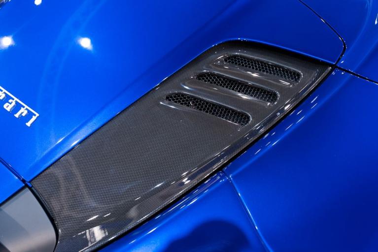 http://www.koenigseggchicago.com/galleria_images/175/175_p24_f.jpg