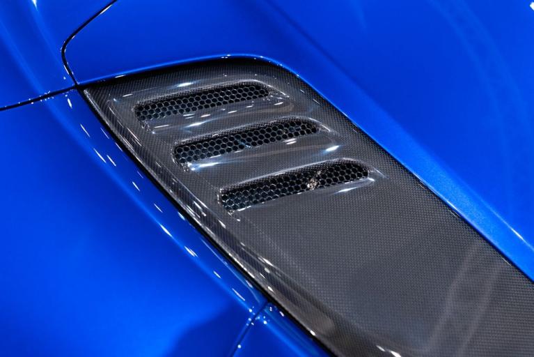 http://www.koenigseggchicago.com/galleria_images/175/175_p25_f.jpg