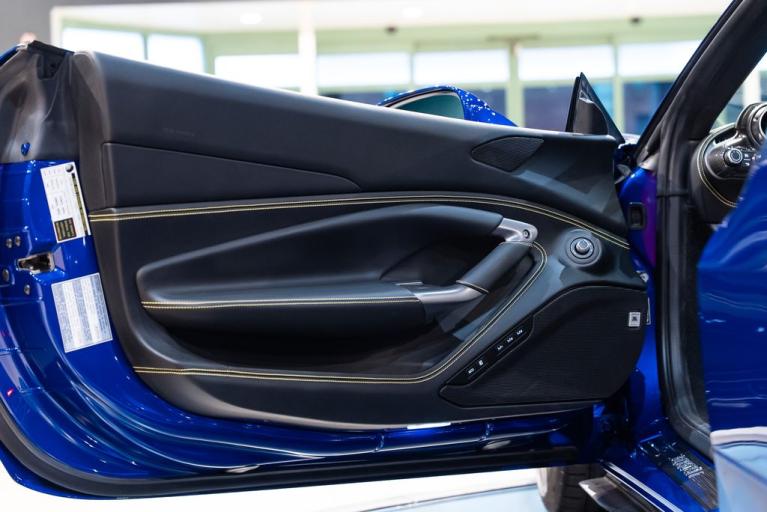 http://www.koenigseggchicago.com/galleria_images/175/175_p29_f.jpg