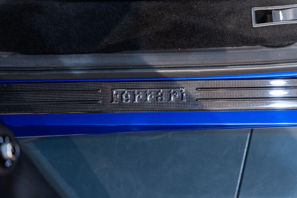 http://www.koenigseggchicago.com/galleria_images/175/175_p30_l.jpg