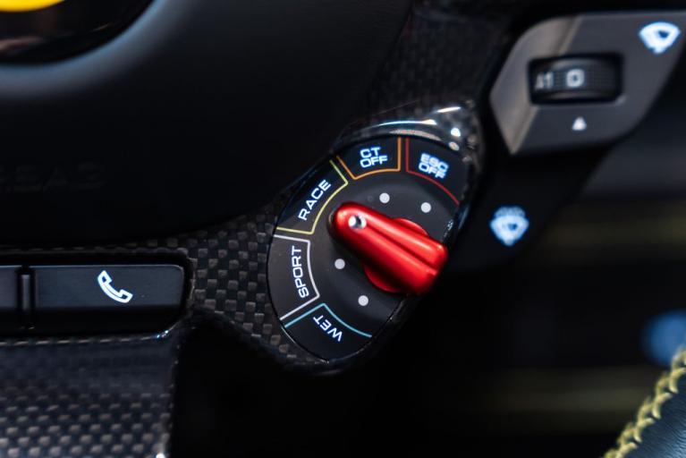 http://www.koenigseggchicago.com/galleria_images/175/175_p35_f.jpg