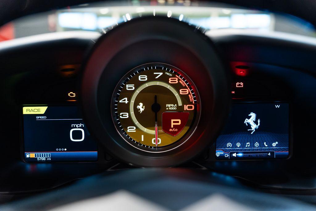 http://www.koenigseggchicago.com/galleria_images/175/175_p38_l.jpg