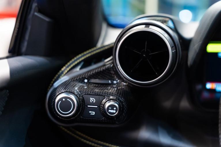http://www.koenigseggchicago.com/galleria_images/175/175_p42_f.jpg