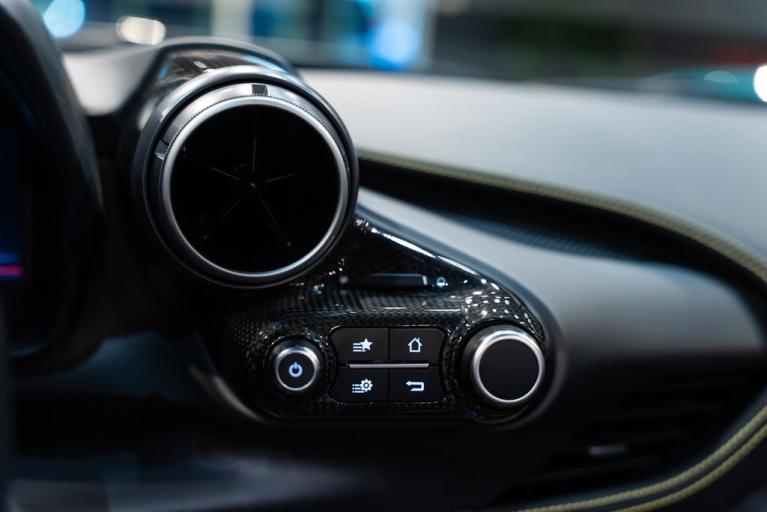 http://www.koenigseggchicago.com/galleria_images/175/175_p43_f.jpg