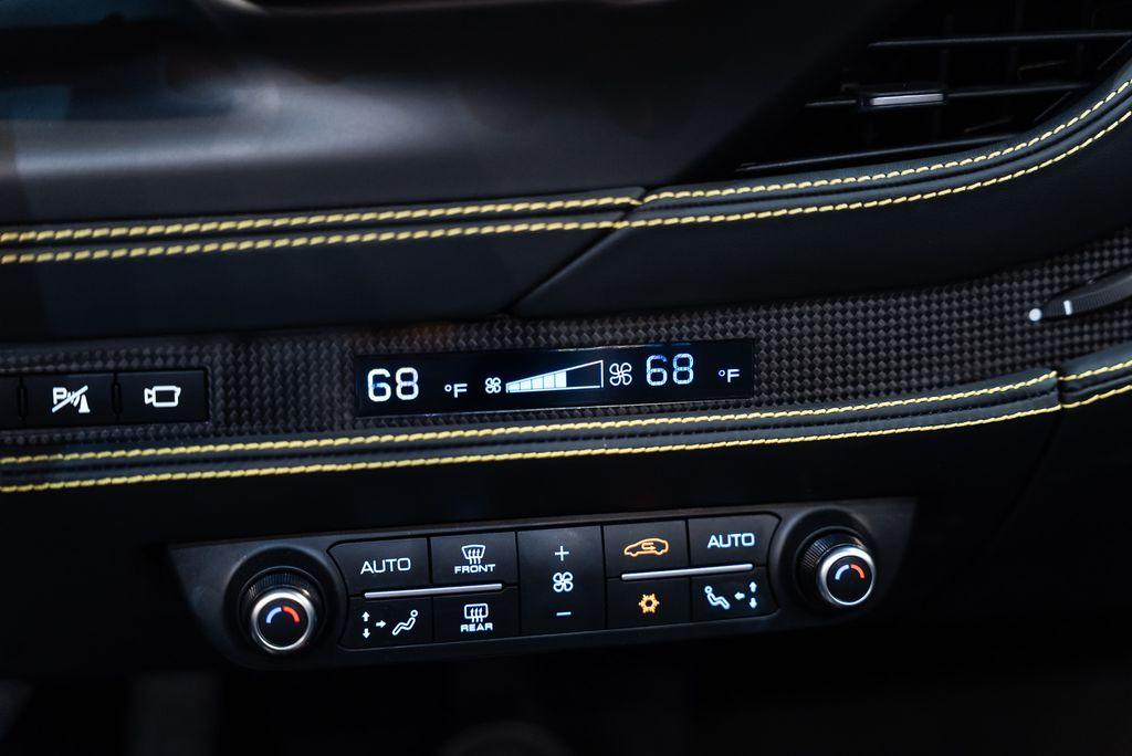 http://www.koenigseggchicago.com/galleria_images/175/175_p45_l.jpg