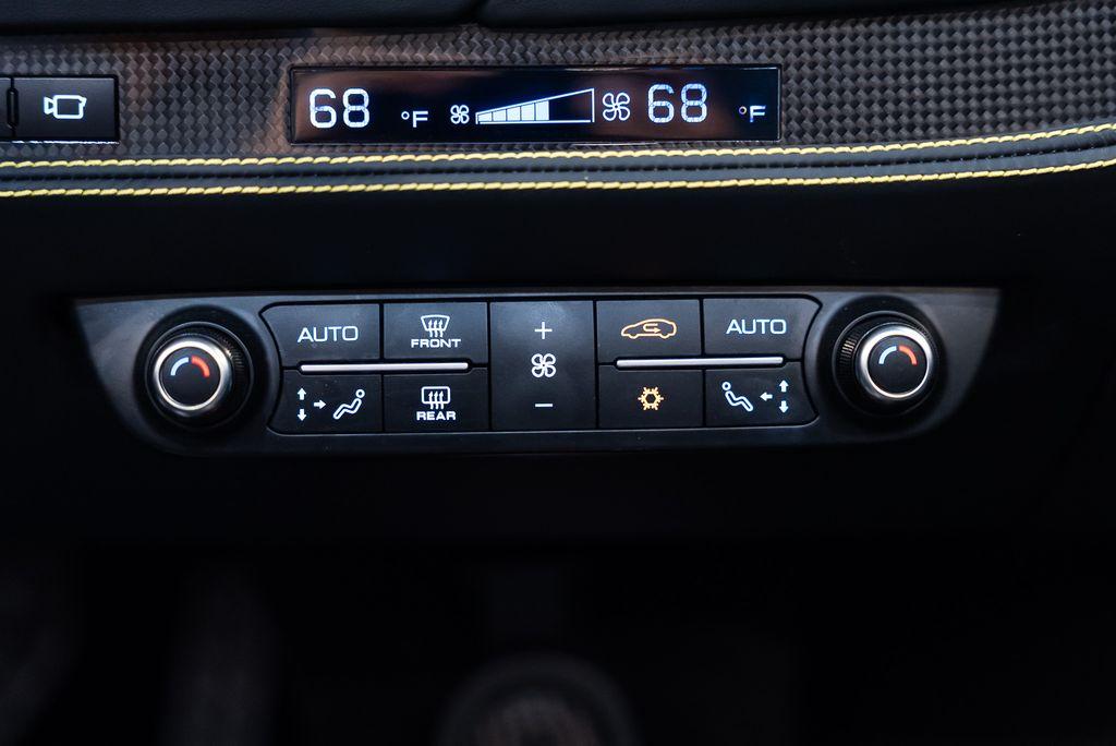 http://www.koenigseggchicago.com/galleria_images/175/175_p46_l.jpg