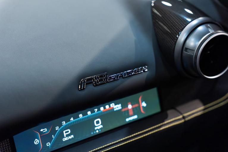 http://www.koenigseggchicago.com/galleria_images/175/175_p52_f.jpg