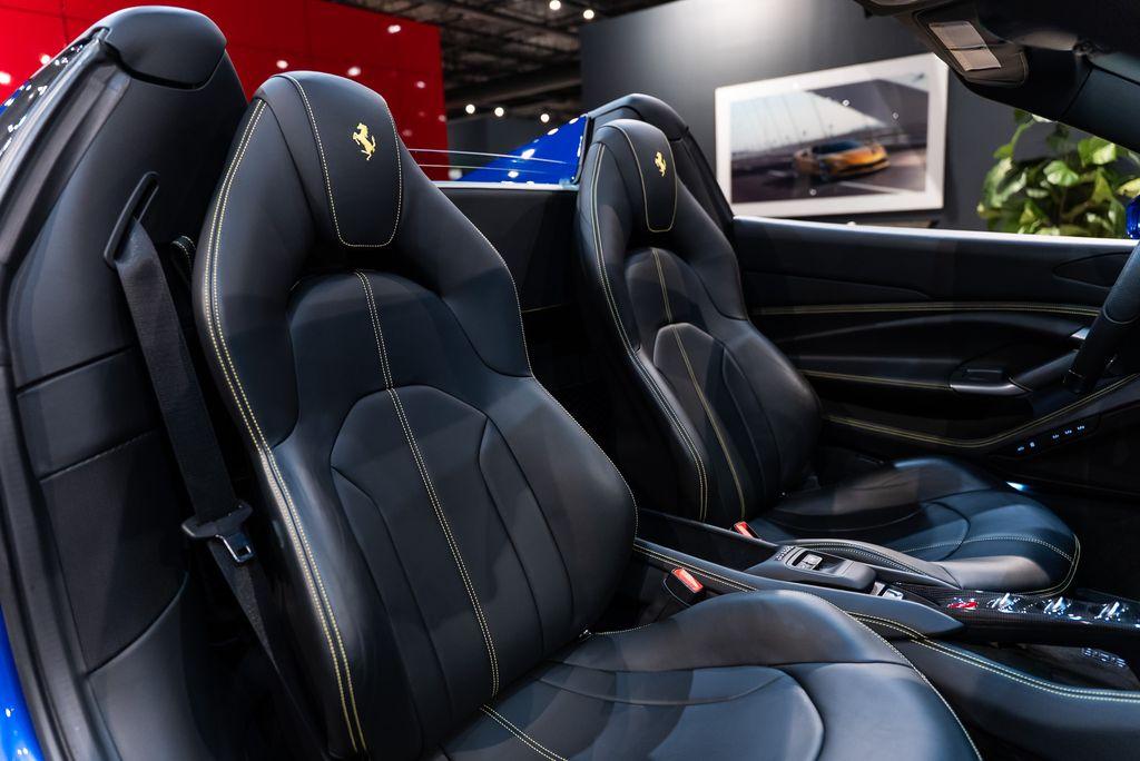 http://www.koenigseggchicago.com/galleria_images/175/175_p53_l.jpg