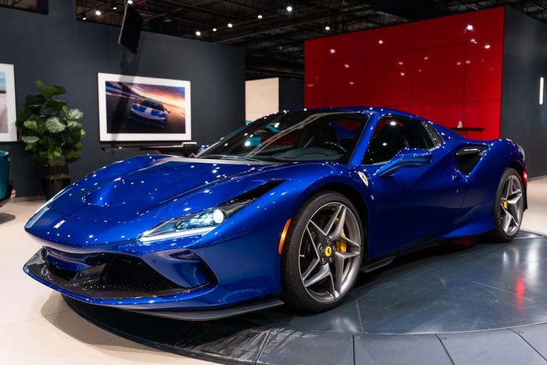 http://www.koenigseggchicago.com/galleria_images/175/175_p58_f.jpg