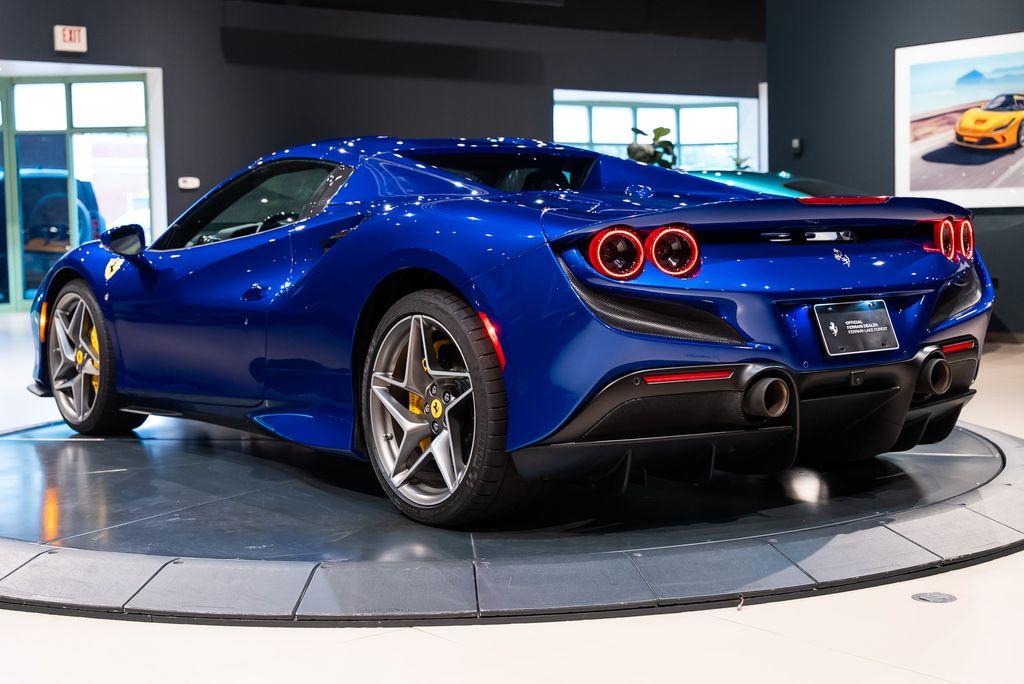 http://www.koenigseggchicago.com/galleria_images/175/175_p59_l.jpg