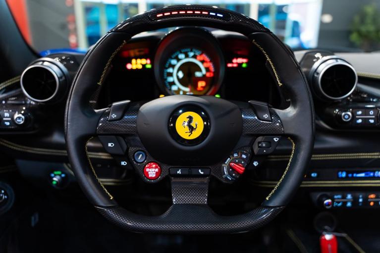 http://www.koenigseggchicago.com/galleria_images/175/175_p5_f.jpg