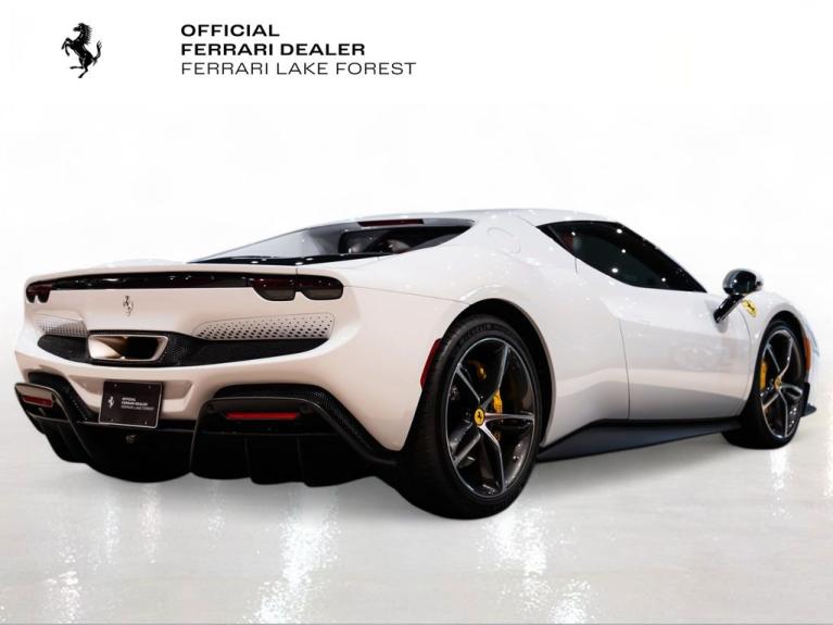 http://www.koenigseggchicago.com/galleria_images/176/176_p10_f.jpg
