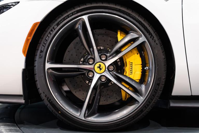 http://www.koenigseggchicago.com/galleria_images/176/176_p13_f.jpg